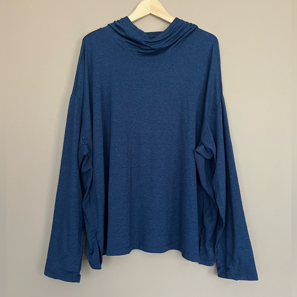 Athleta Long Sleeve Hooded Top in Deep Blue